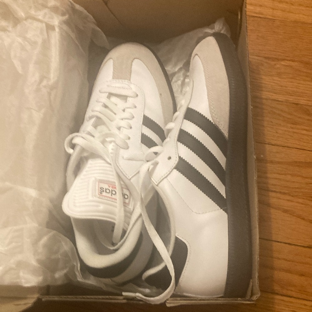 Adidas Sneakers